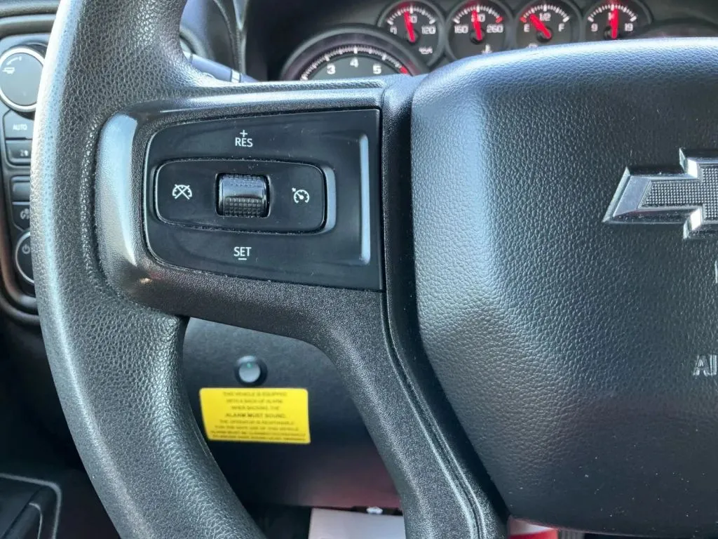 Chevrolet Silverado photo 26