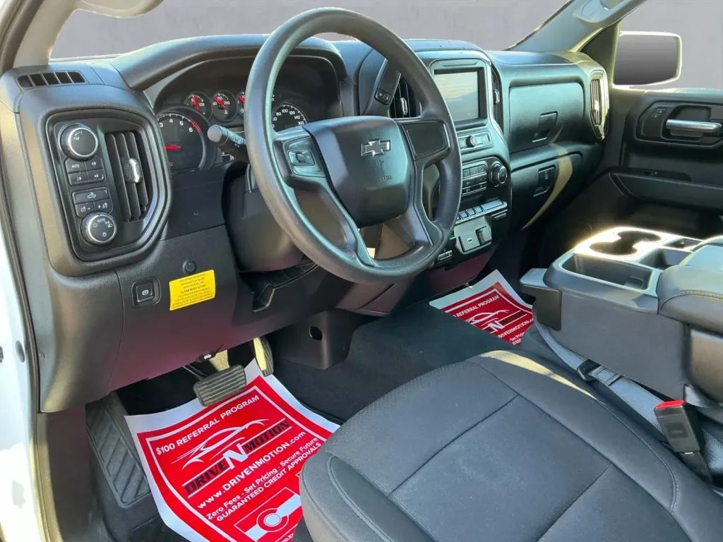 Chevrolet Silverado photo 14