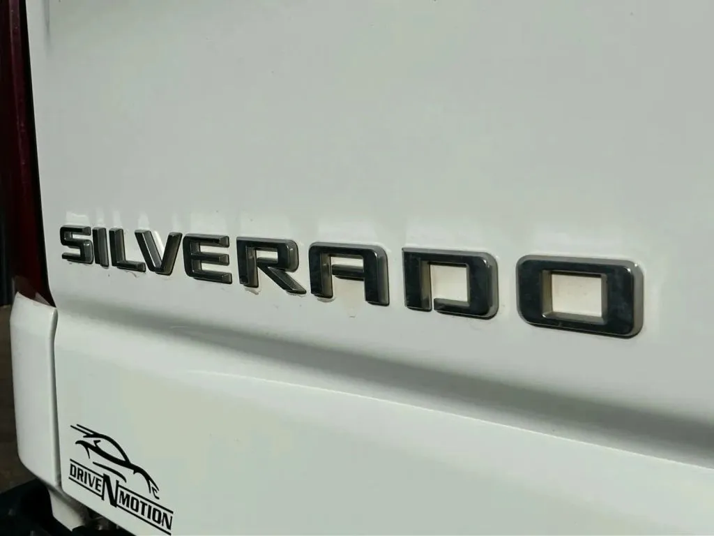 Chevrolet Silverado photo 34