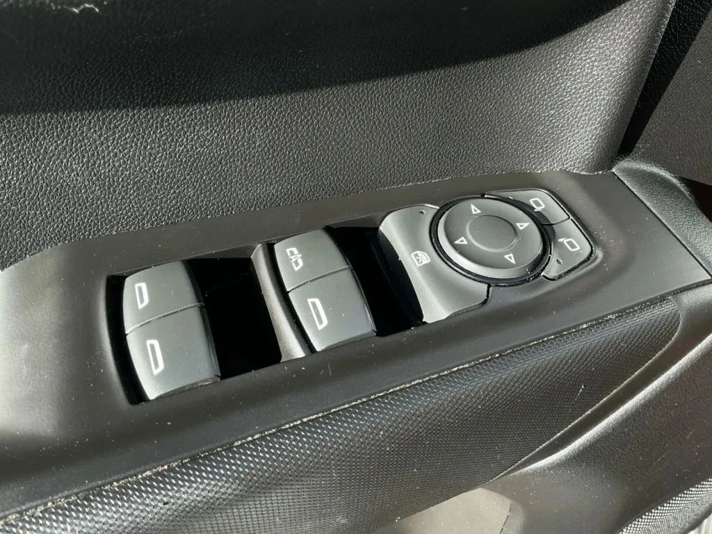 Chevrolet Silverado photo 12
