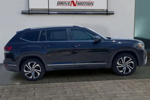 Another view of 2022 Volkswagen Atlas SEL 4Motion Sport Utility 4D for sale in Thornton, CO at Drive N-Motion Thornton