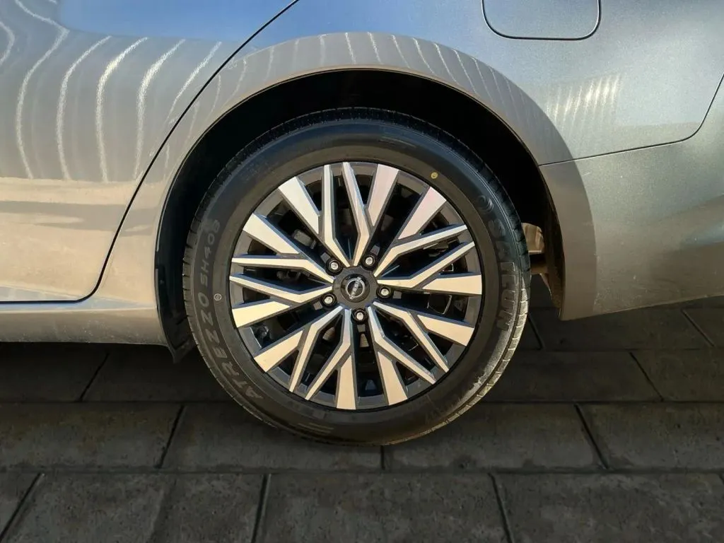 Nissan Altima photo 18