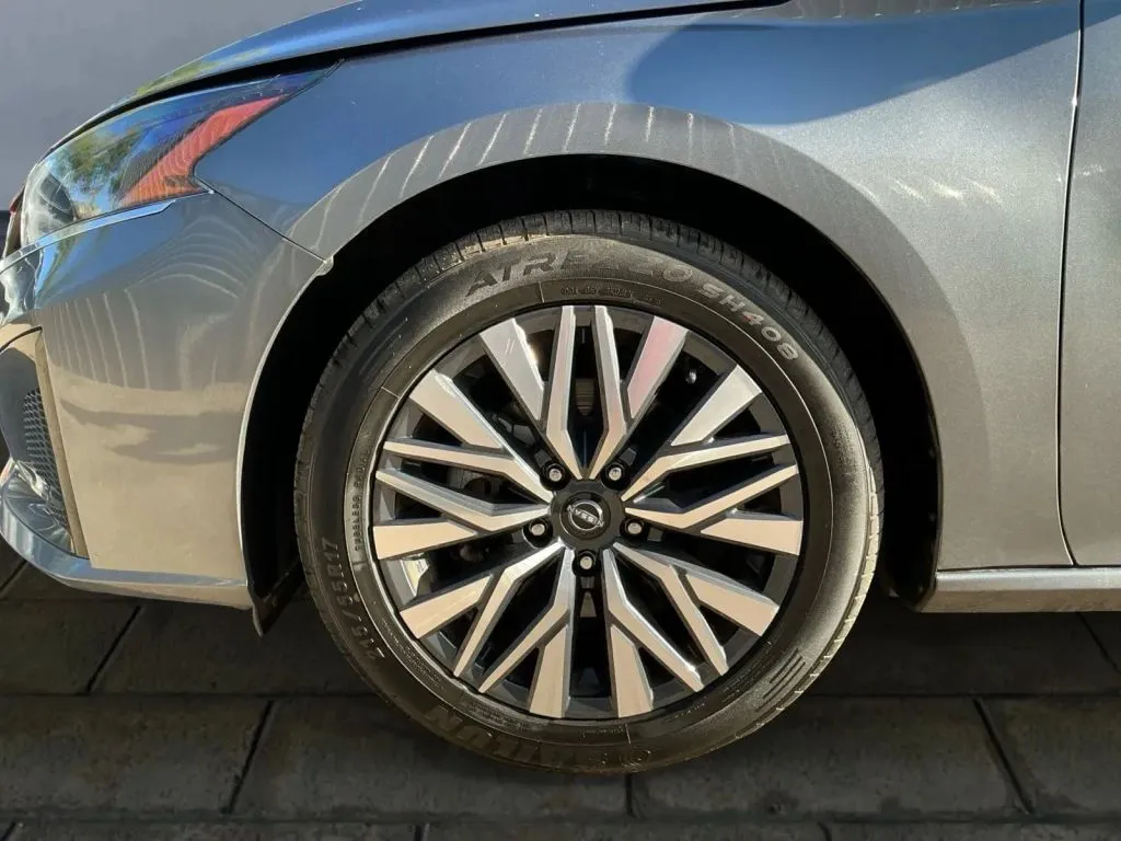 Nissan Altima photo 24
