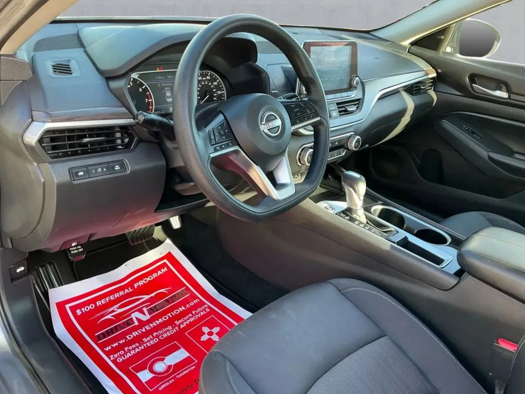 Nissan Altima photo 13