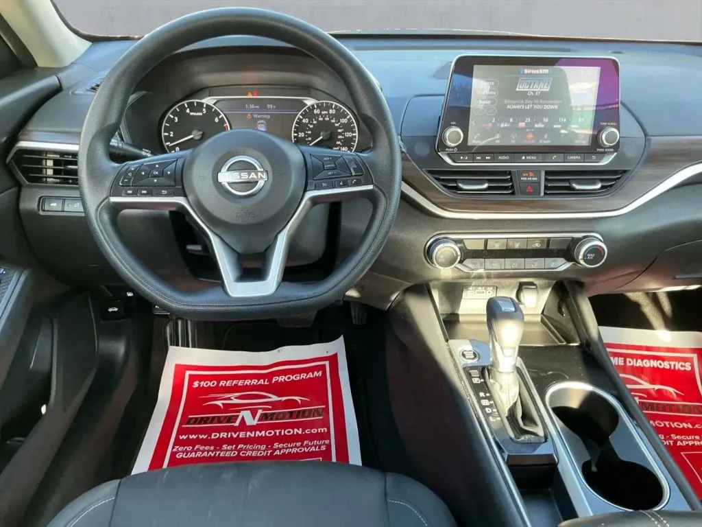 Nissan Altima photo 16