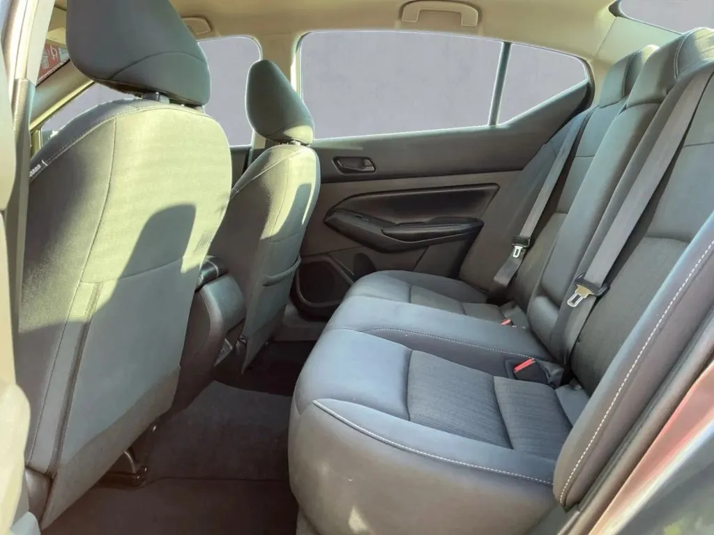 Nissan Altima photo 14