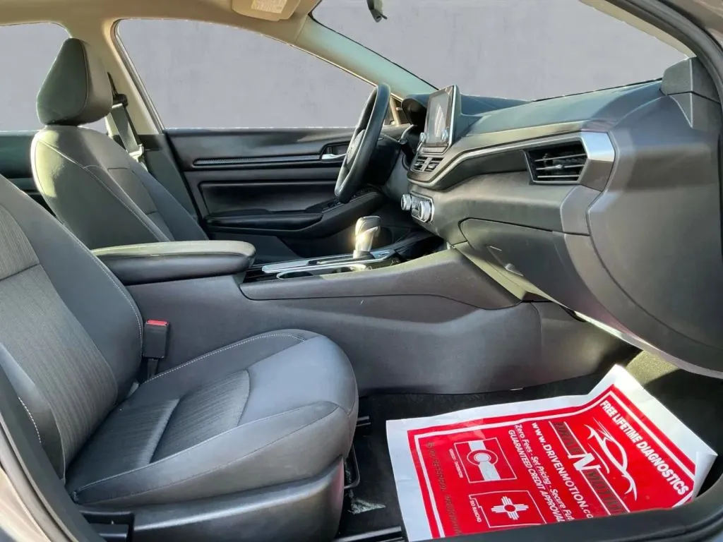 Nissan Altima photo 21
