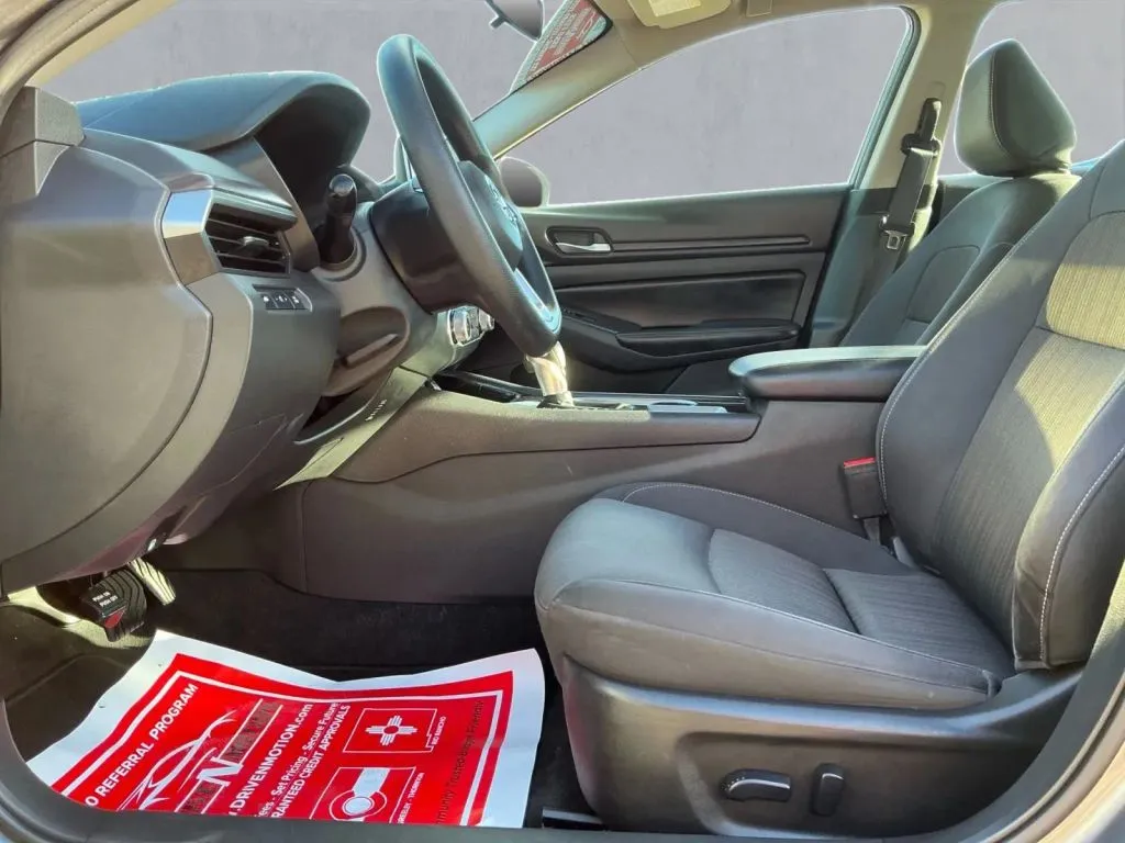 Nissan Altima photo 12