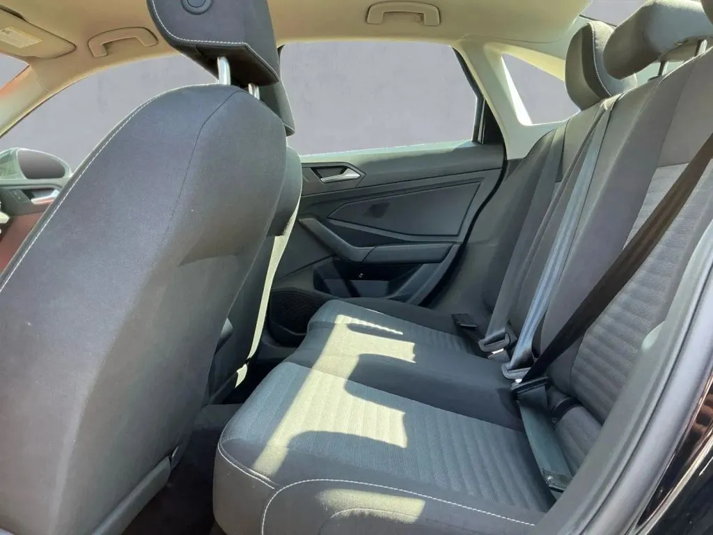 Volkswagen Jetta photo 14