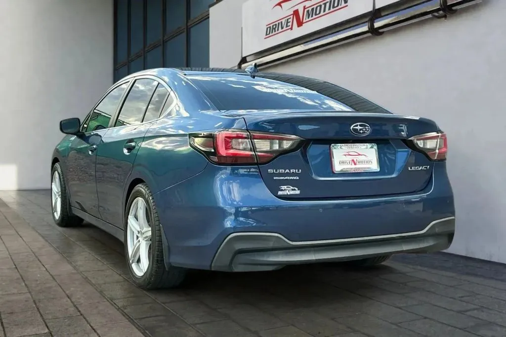 Subaru Legacy photo 6