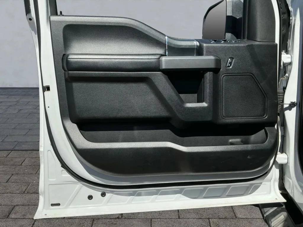 Ford F-150 photo 10