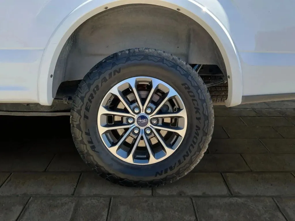 Ford F-150 photo 17