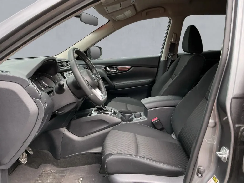 Nissan Rogue photo 14