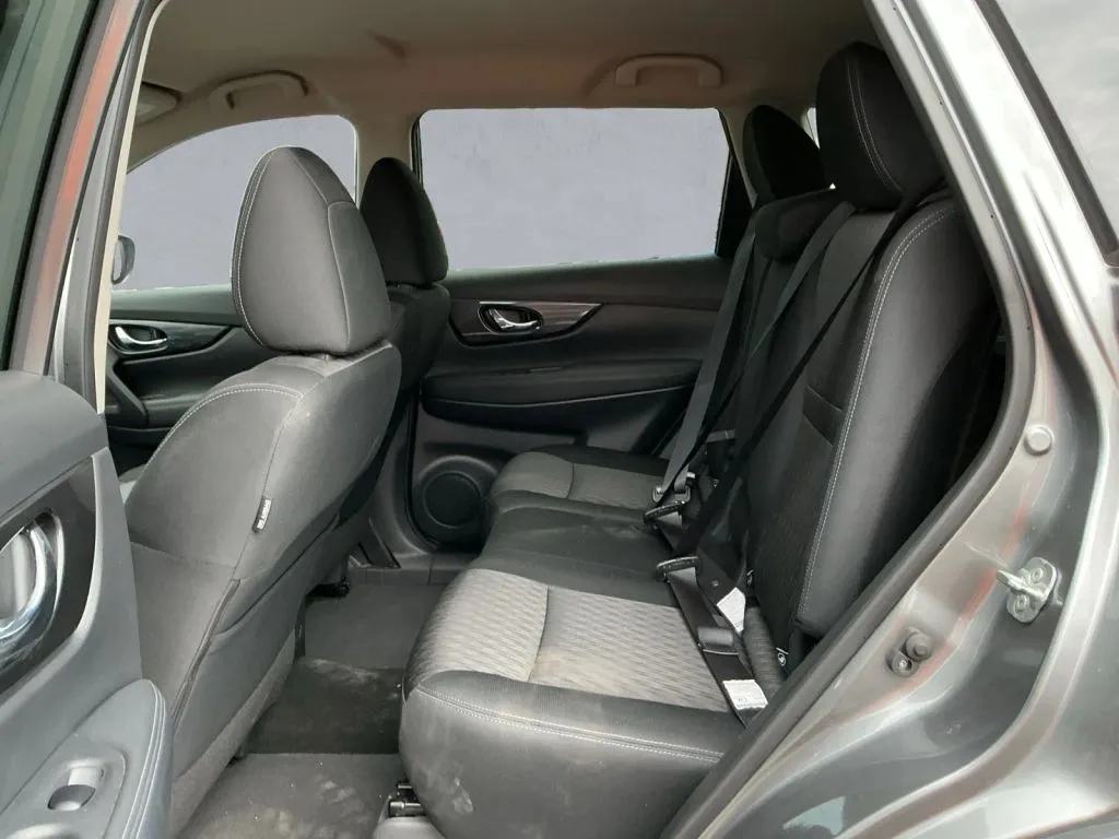 Nissan Rogue photo 18