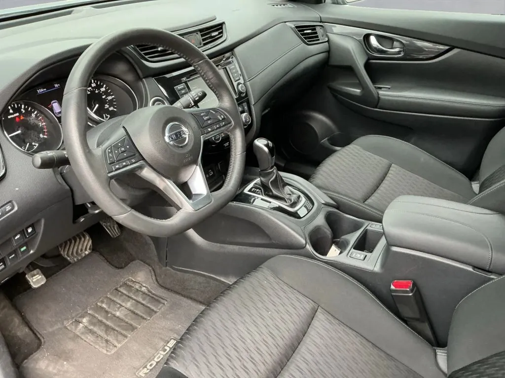 Nissan Rogue photo 12