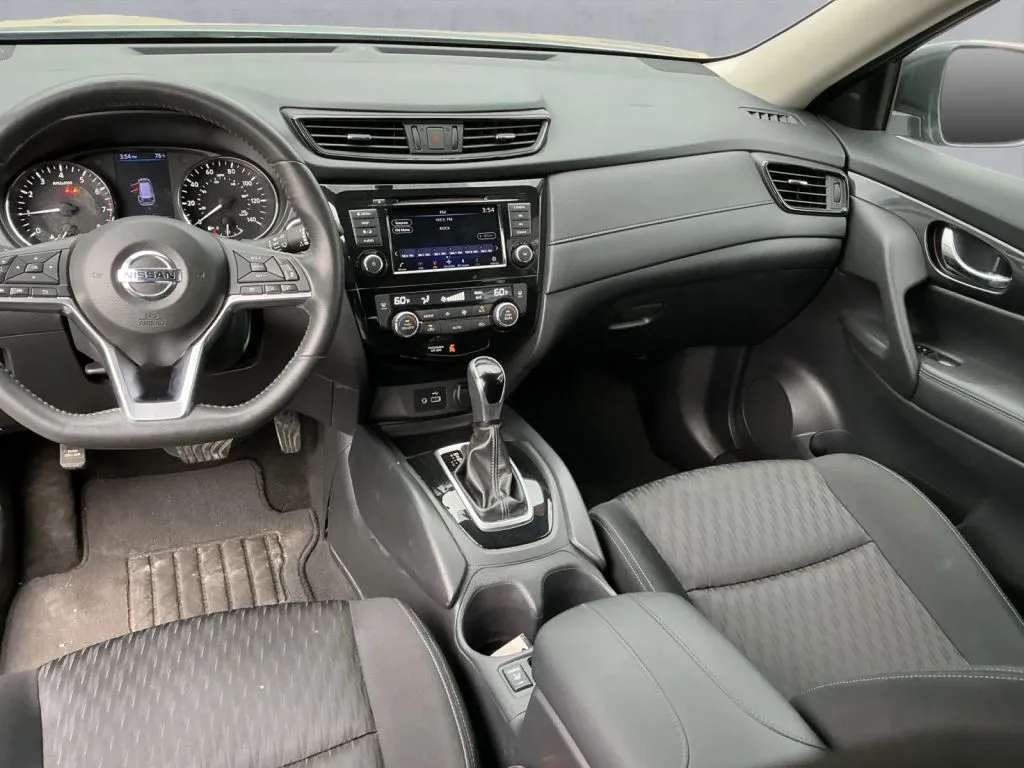Nissan Rogue photo 13