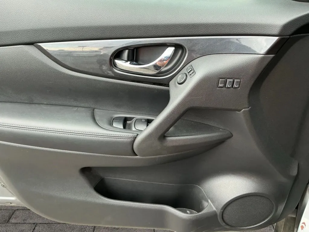 Nissan Rogue photo 10