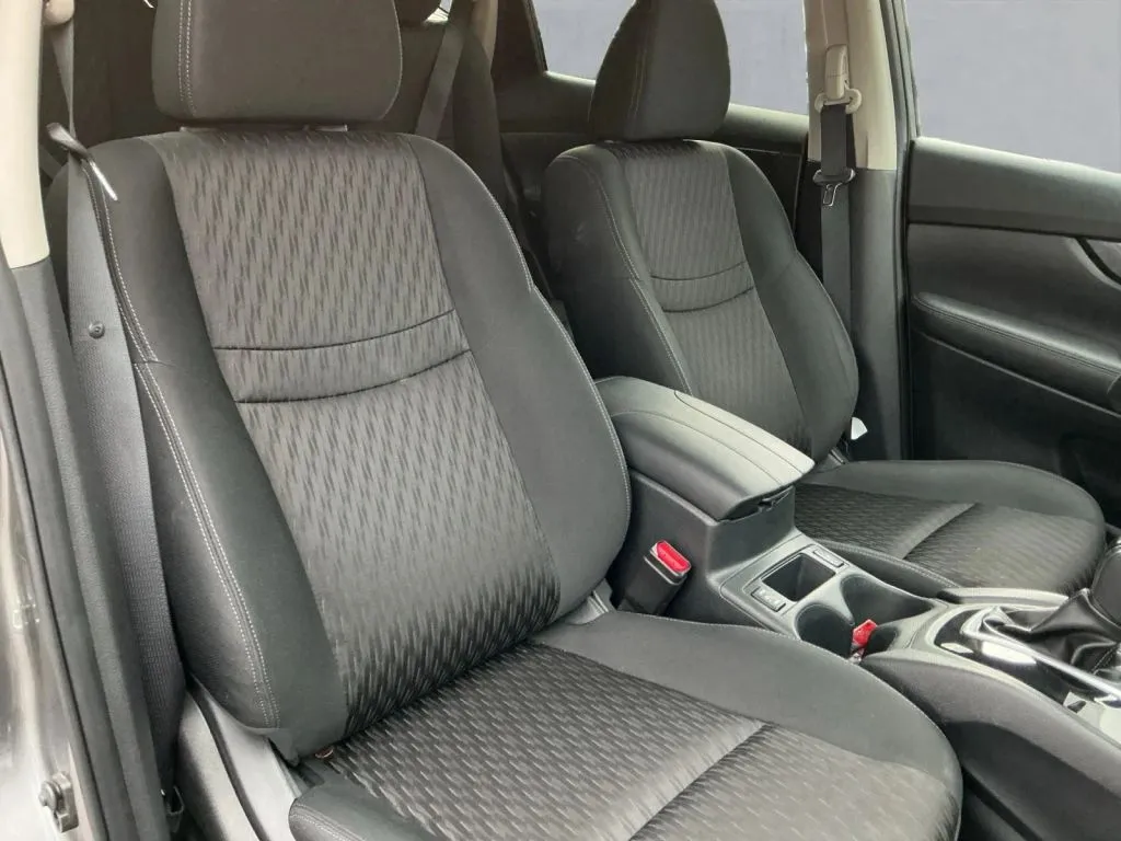 Nissan Rogue photo 17