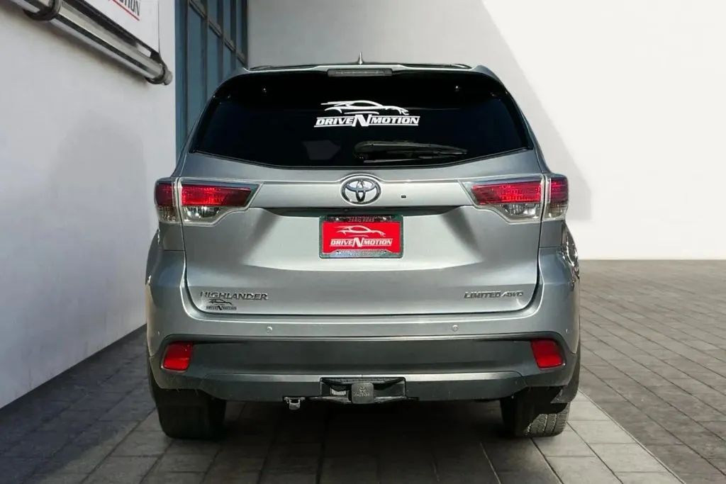 More photos of 2015 Toyota Highlander Limited Sport Utility 4D at Drive N-Motion Thornton, CO