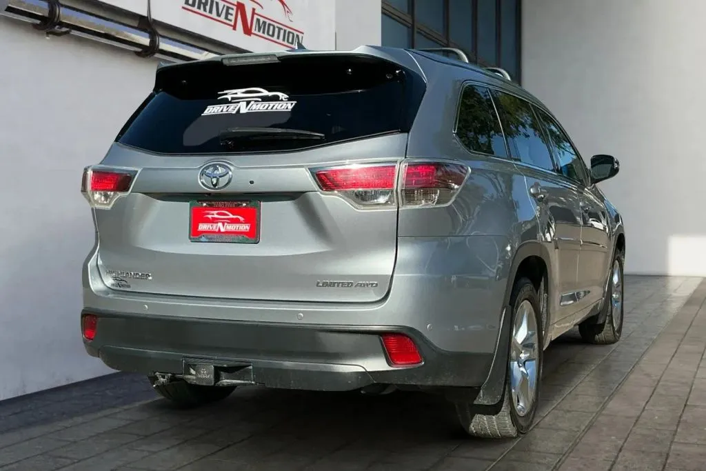More photos of 2015 Toyota Highlander Limited Sport Utility 4D at Drive N-Motion Thornton, CO