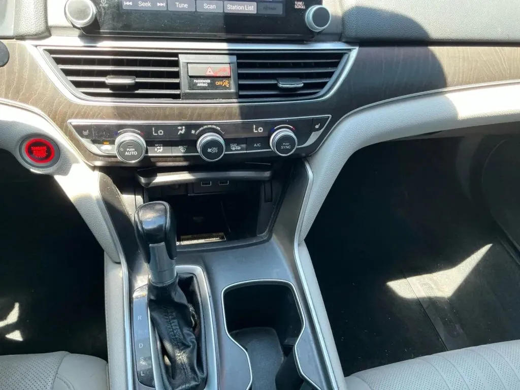 Honda Accord photo 34