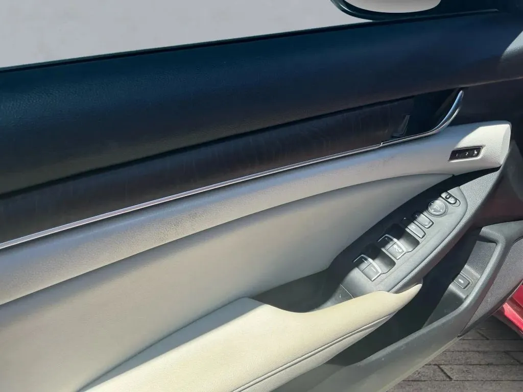 Honda Accord photo 11