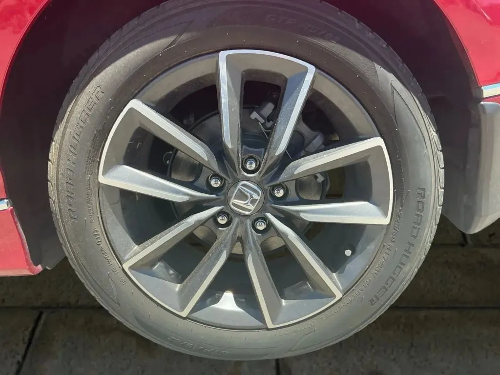 Honda Accord photo 18