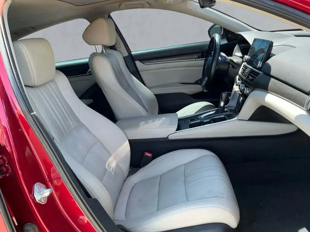 Honda Accord photo 22