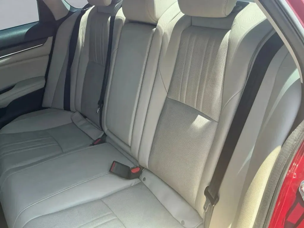 Honda Accord photo 15