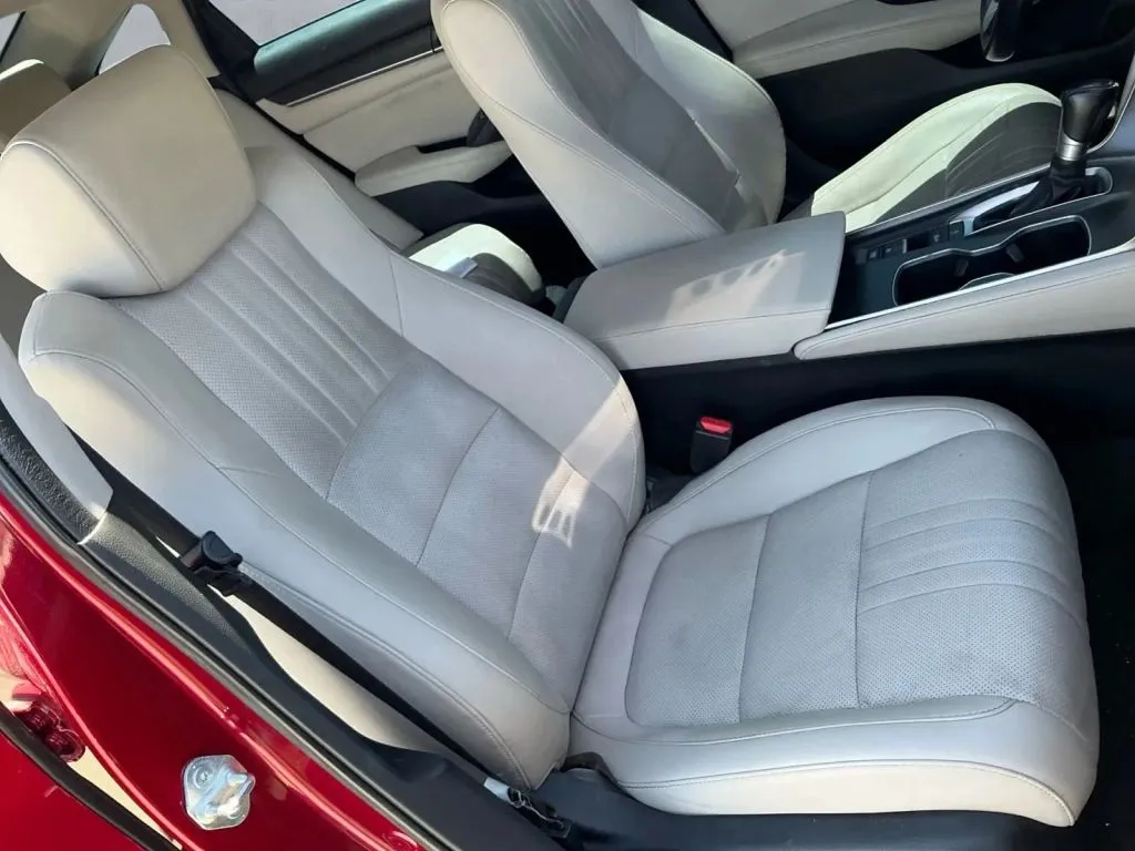 Honda Accord photo 21