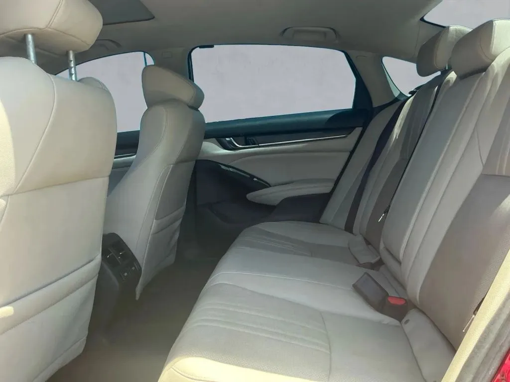 Honda Accord photo 14