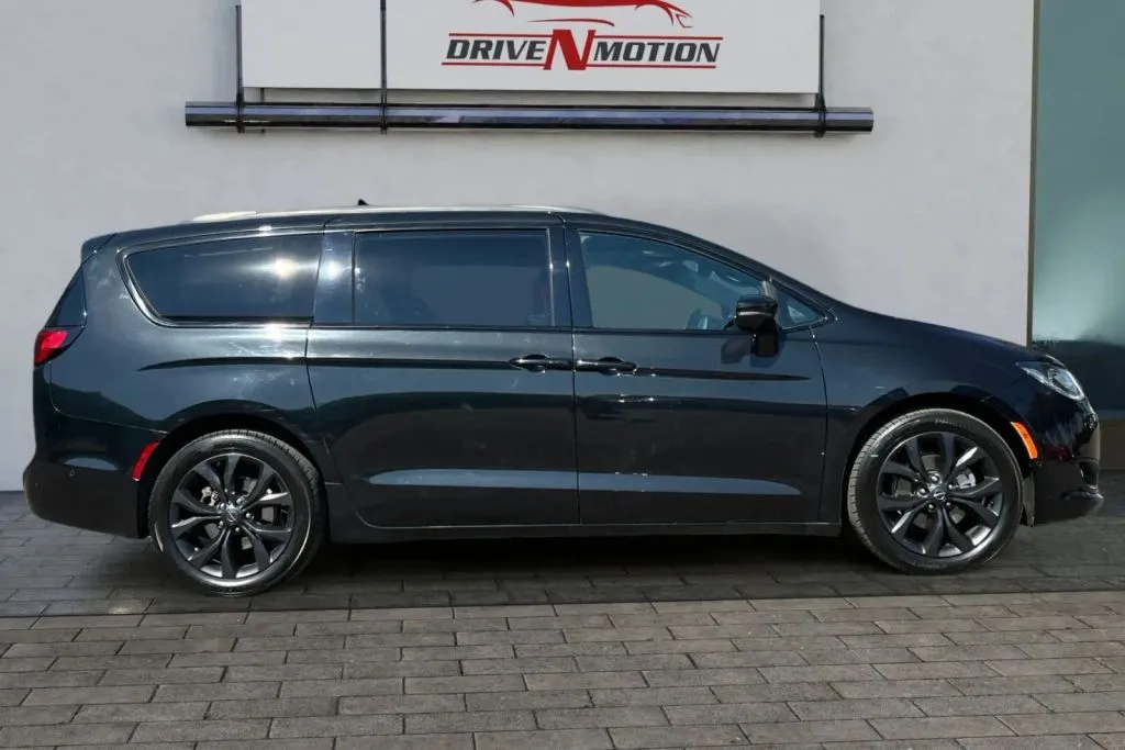Another view of 2020 Chrysler Pacifica Red S Minivan 4D for sale in Thornton, CO at Drive N-Motion Thornton