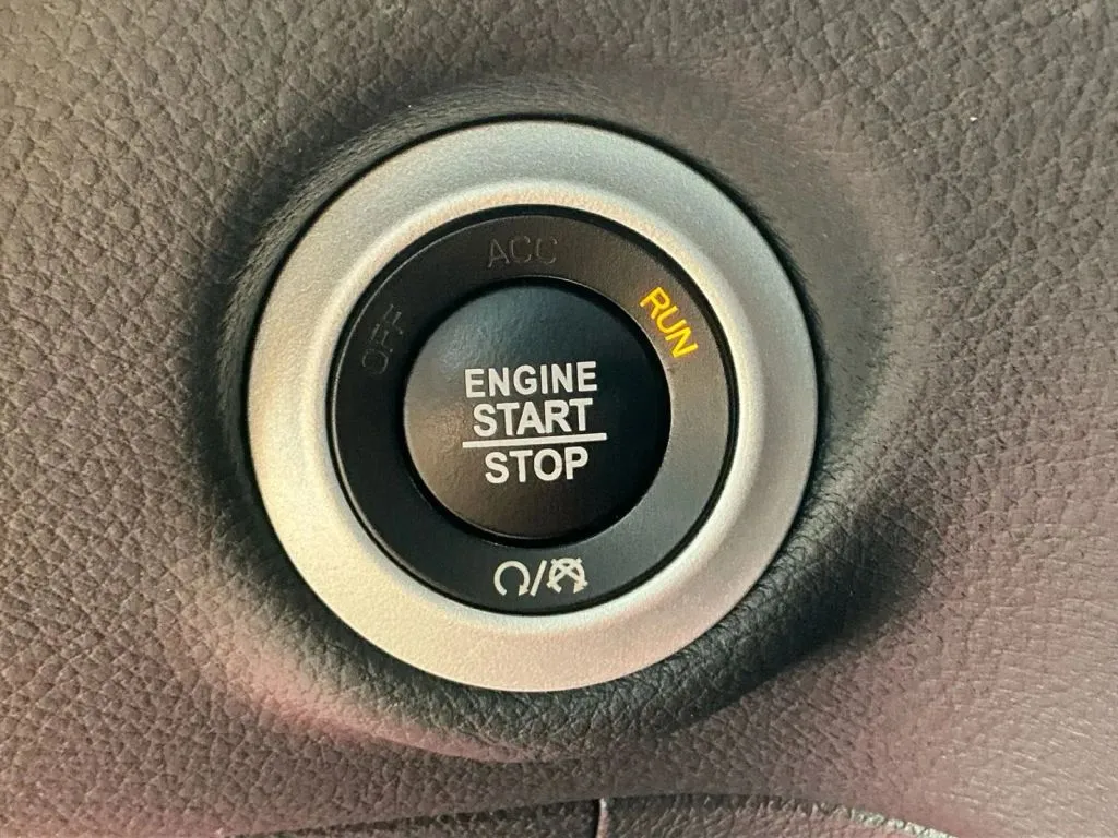 Chrysler Pacifica photo 36