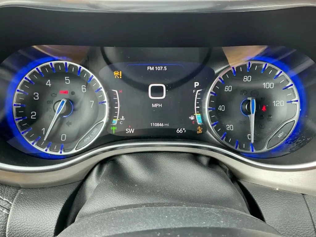 Chrysler Pacifica photo 27