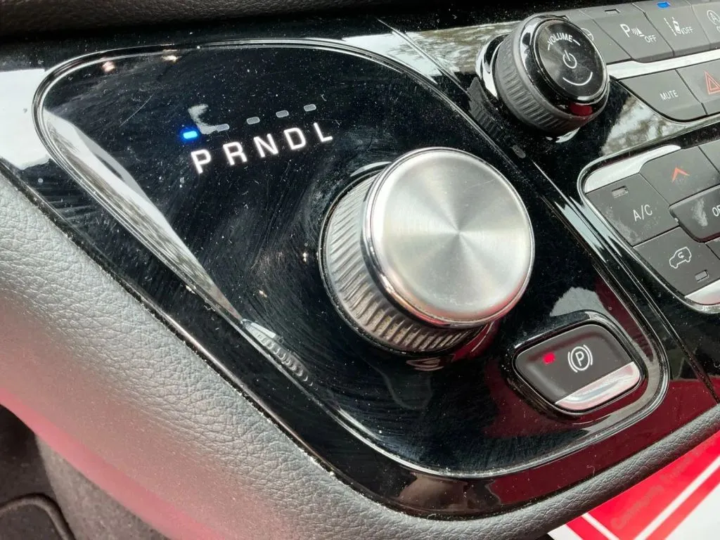 Chrysler Pacifica photo 35