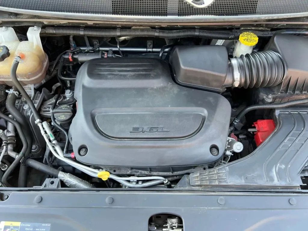 Chrysler Pacifica photo 39