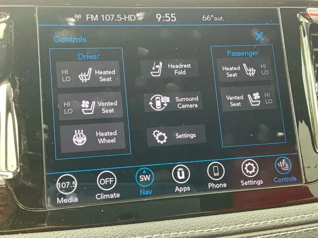Chrysler Pacifica photo 33