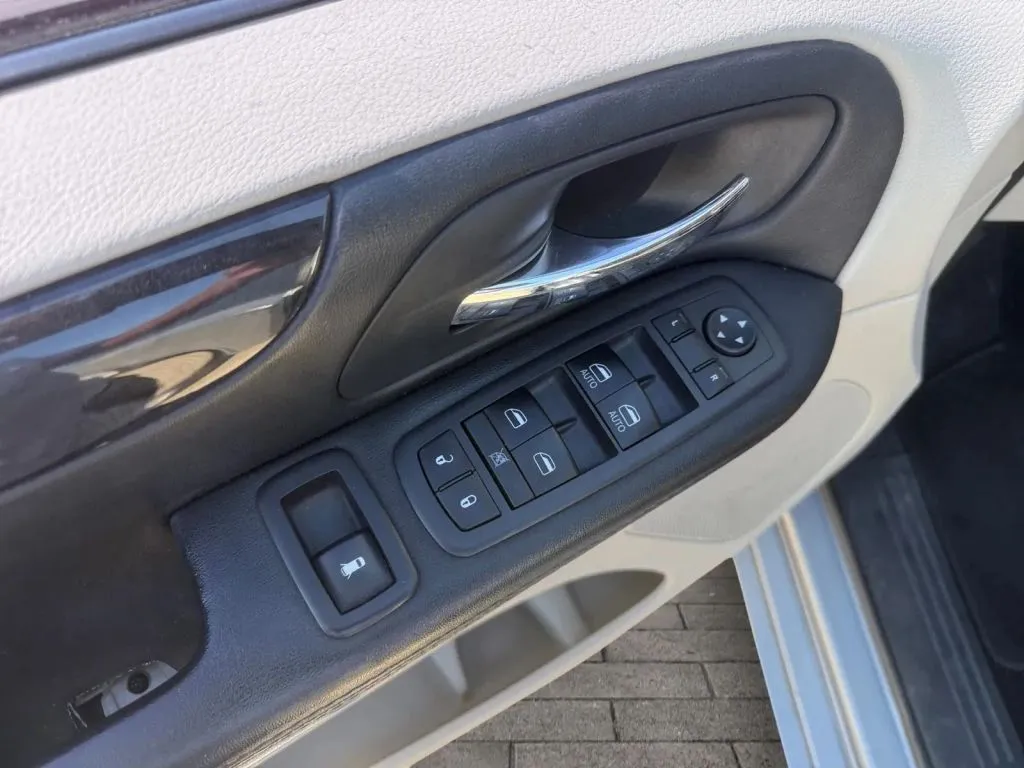 Dodge Grand Caravan photo 10