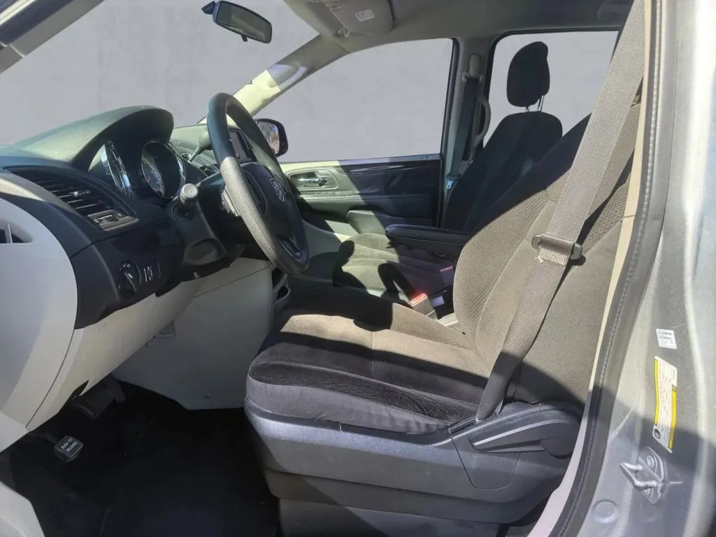 Dodge Grand Caravan photo 11