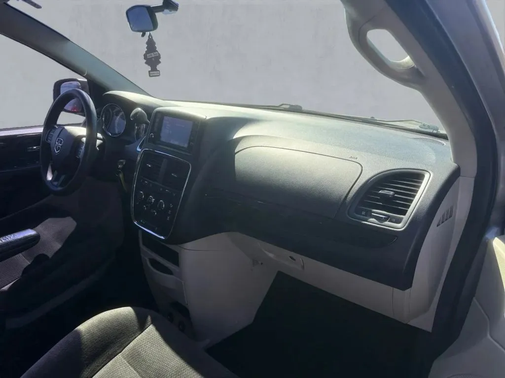 Dodge Grand Caravan photo 21