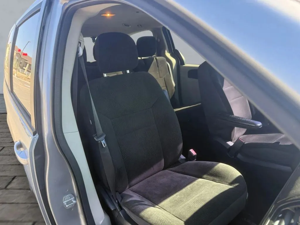 Dodge Grand Caravan photo 23