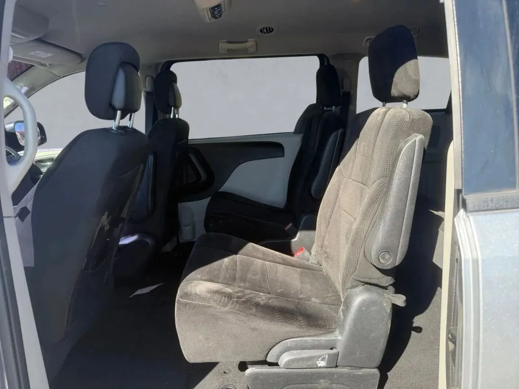 Dodge Grand Caravan photo 13