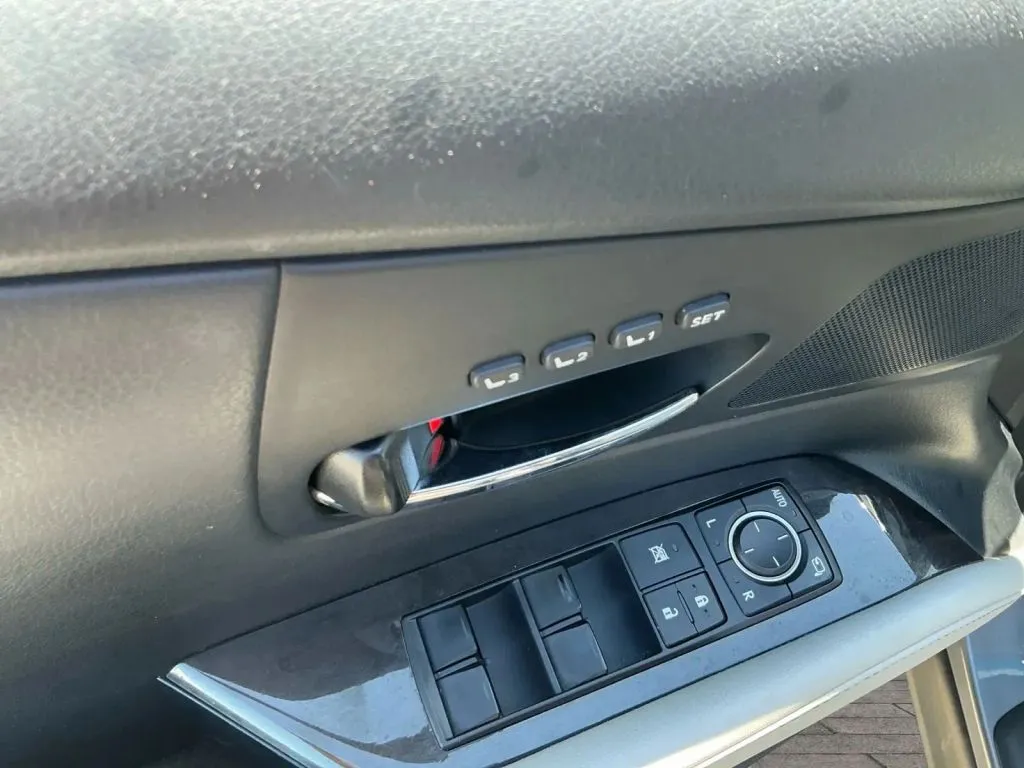 Lexus RX photo 11