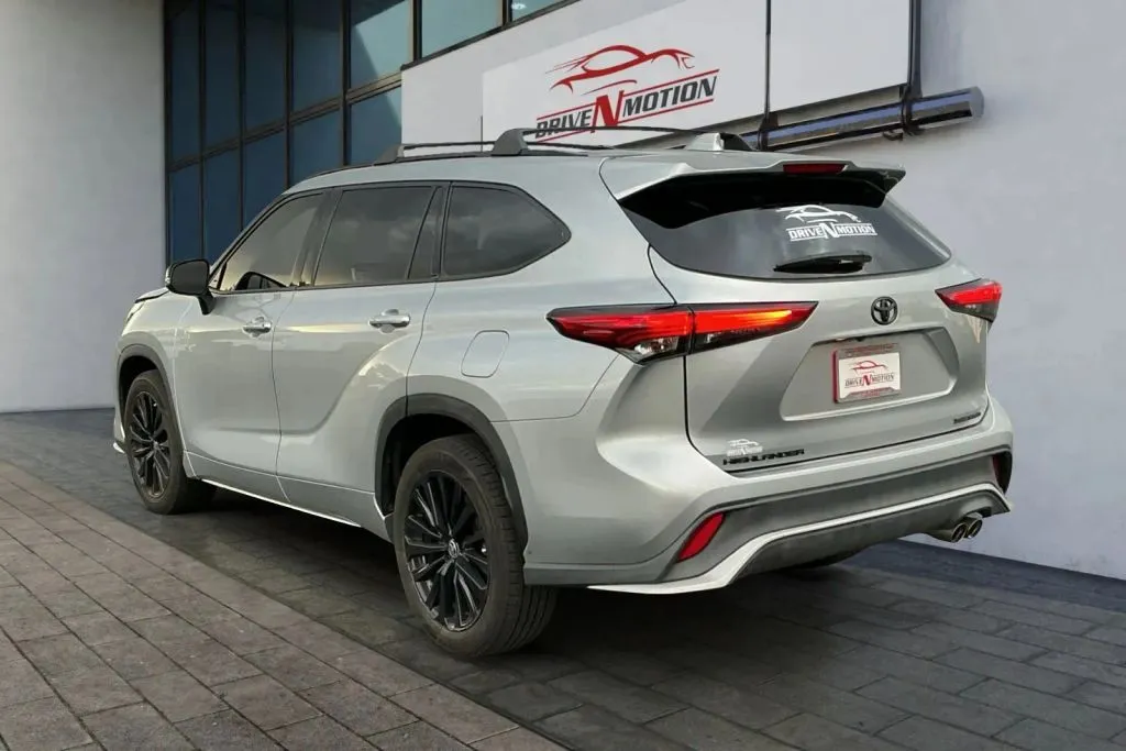 Toyota Highlander photo 12