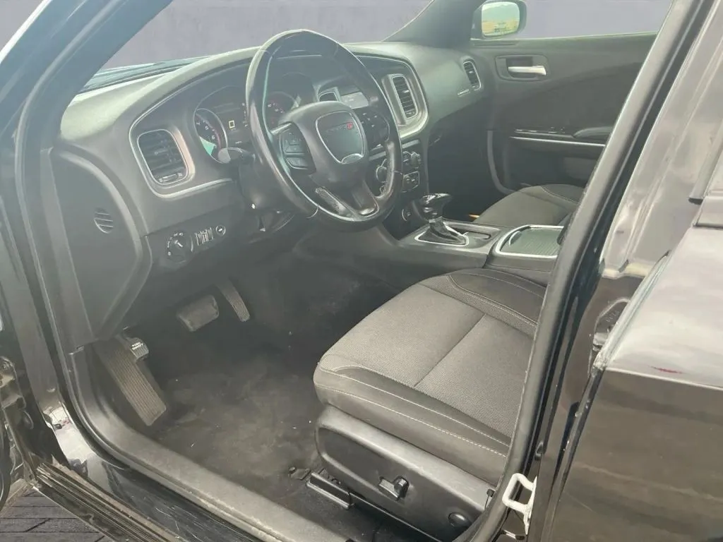 Dodge Charger photo 10