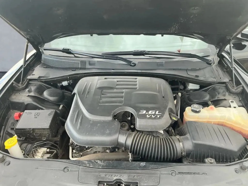 Dodge Charger photo 18