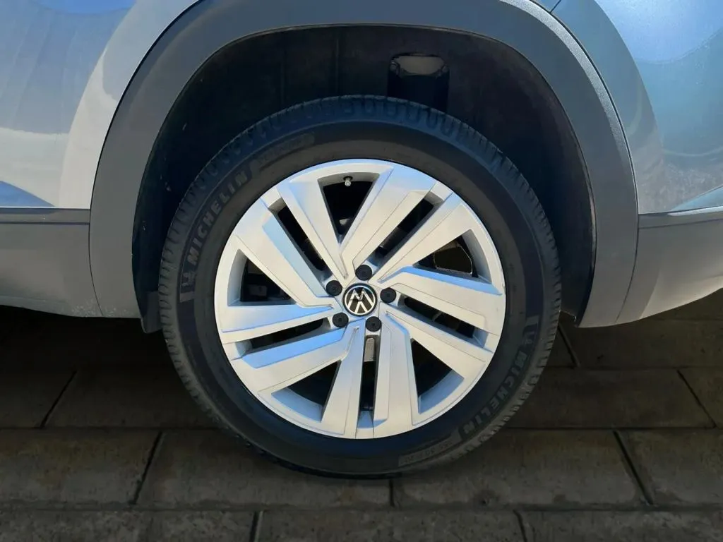 Volkswagen Atlas Cross Sport photo 17