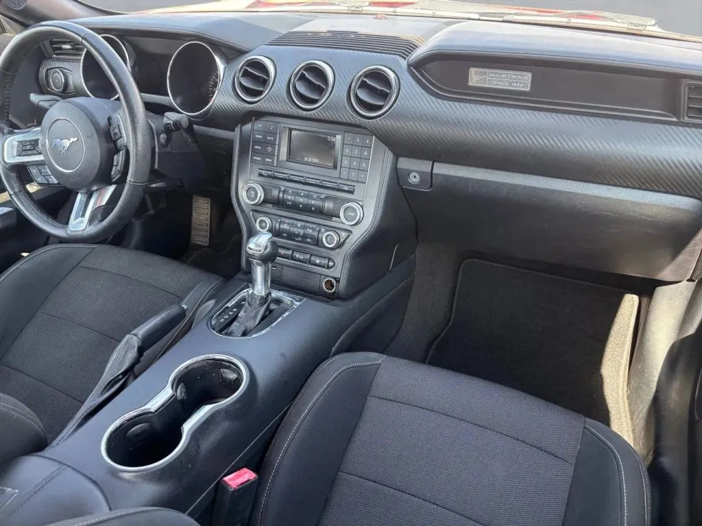 Ford Mustang photo 21