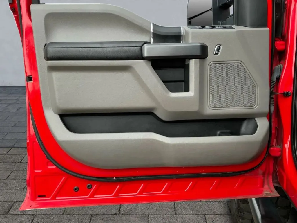 Ford F-150 photo 11
