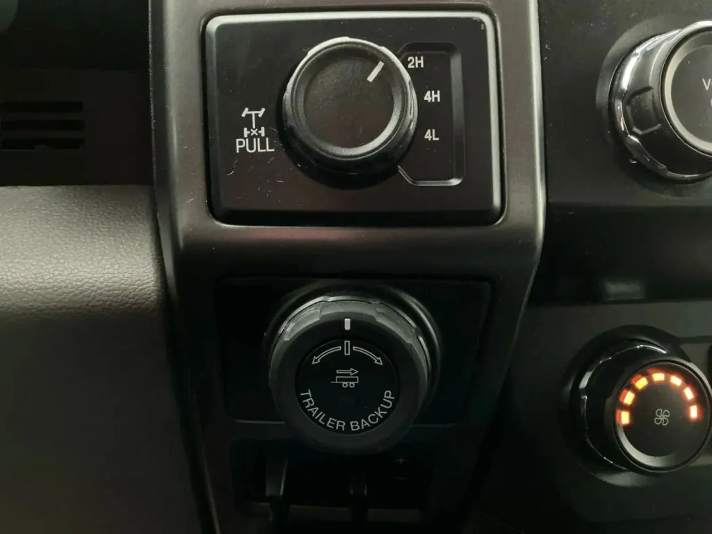 Ford F-150 photo 32